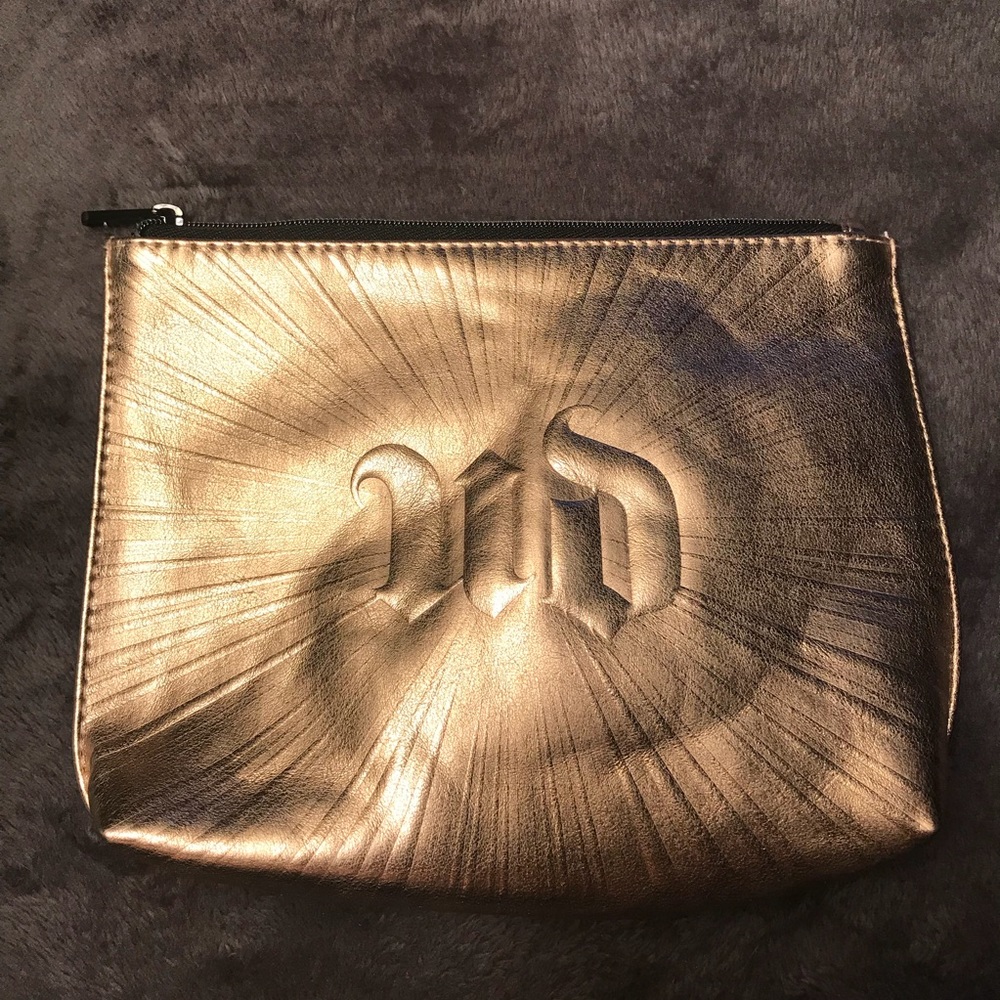 ✨New✨ UD Step Up Naked Heat Makeup Bag